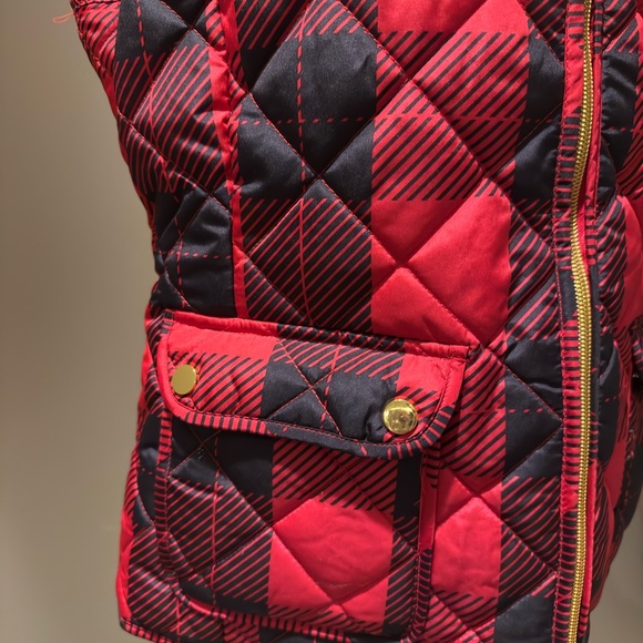 NWOT, Red and black plaid puffer vest, size Medium - Picture 2 of 5